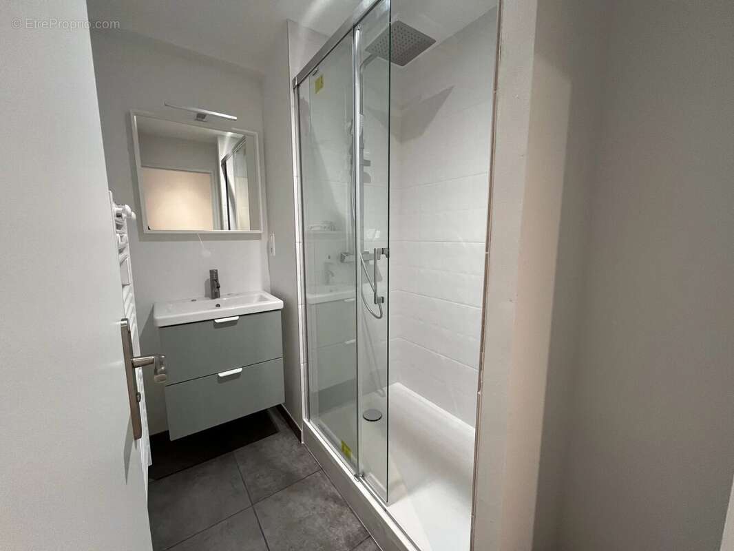 Appartement de 90 m² avec parking  - Secteur prisé rue Blatin - photo 7