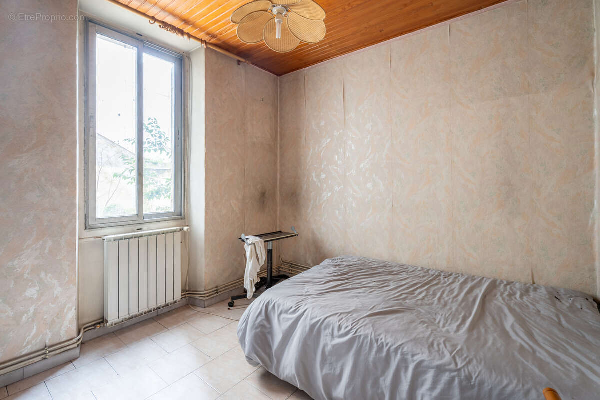 Appartement à MARSEILLE-4E