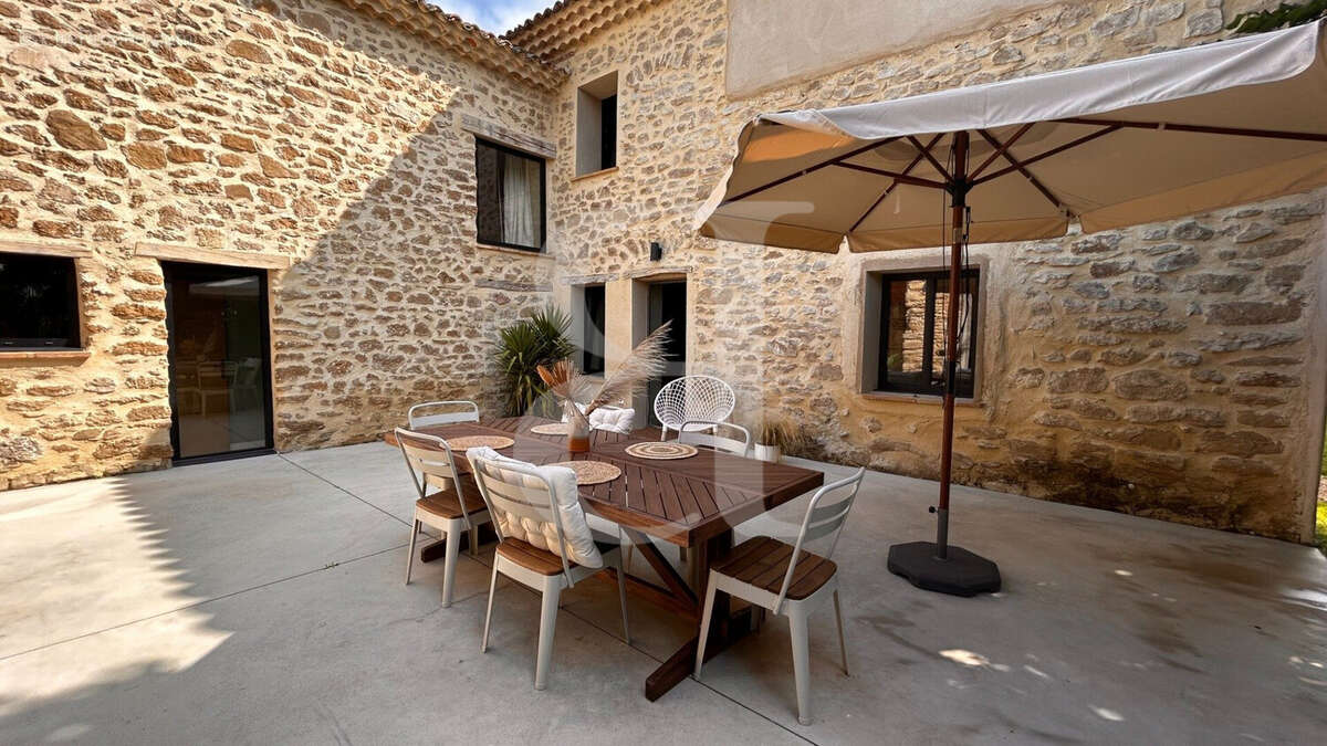 Maison à VAISON-LA-ROMAINE