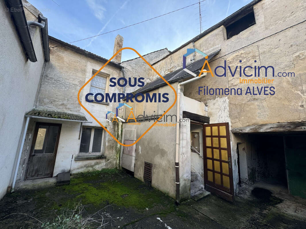 Maison à CROUTTES-SUR-MARNE