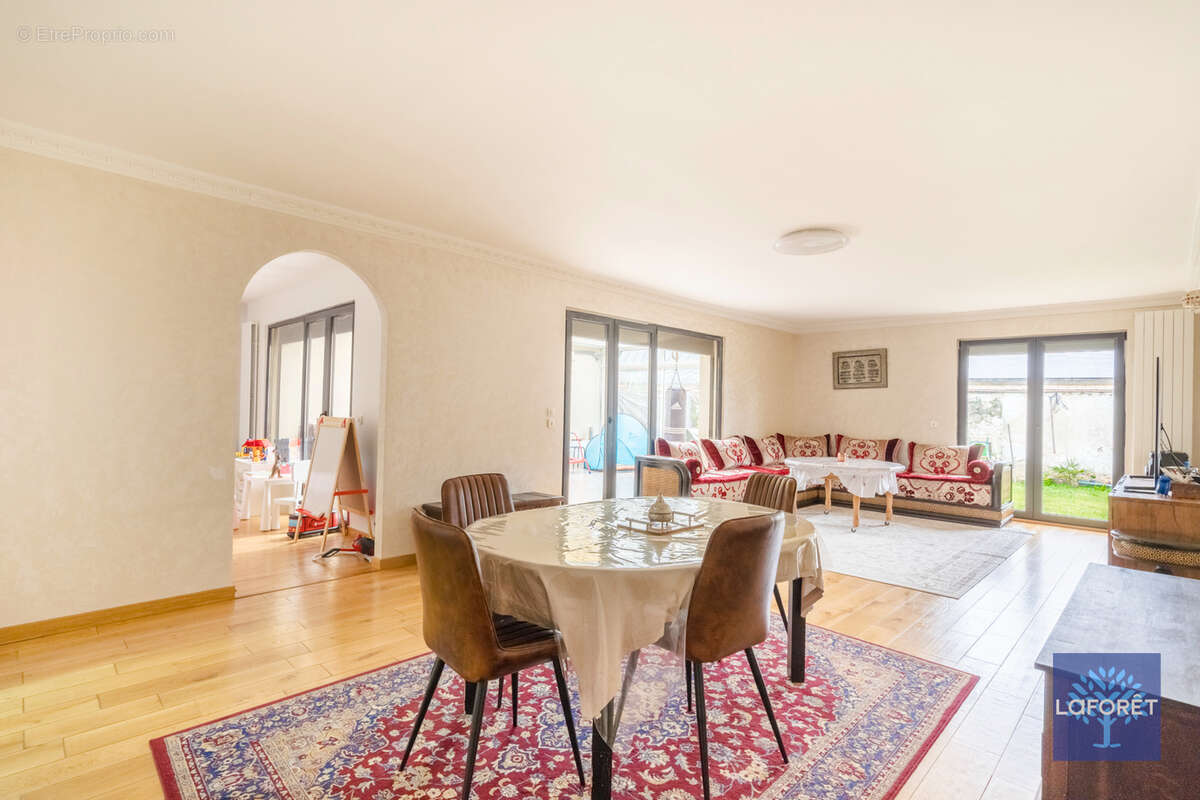 Maison à LIVRY-GARGAN