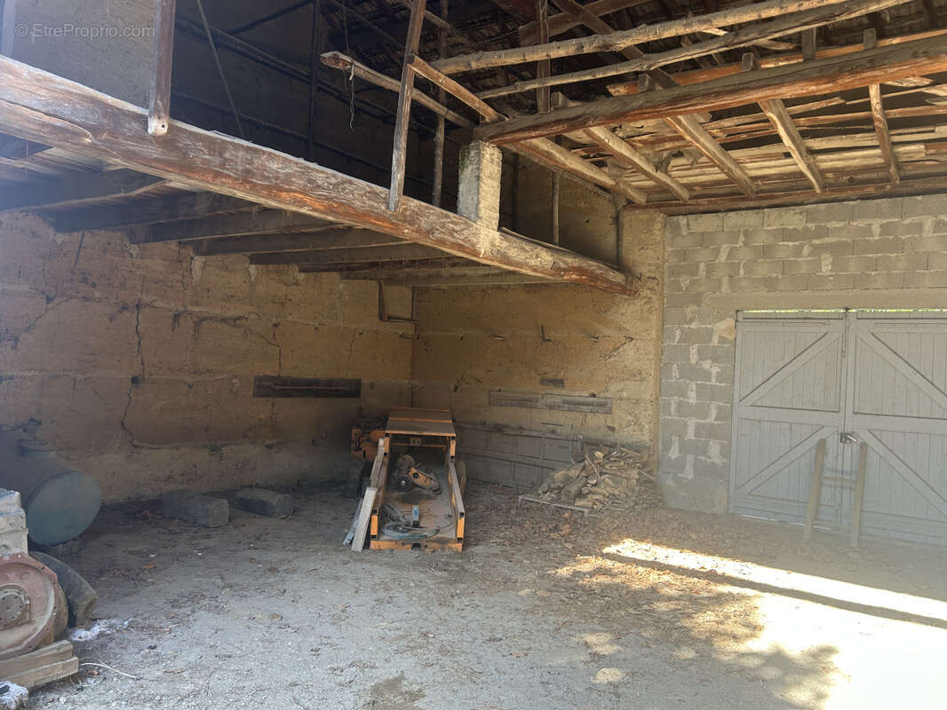 EXCLUSIVITE !! ASSIEU, Ferme 145 m2 habitables environ sur 2 niveaux et terrain. - photo 19