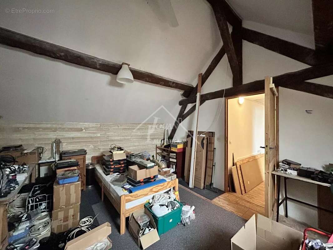 Maison à BELLENAVES