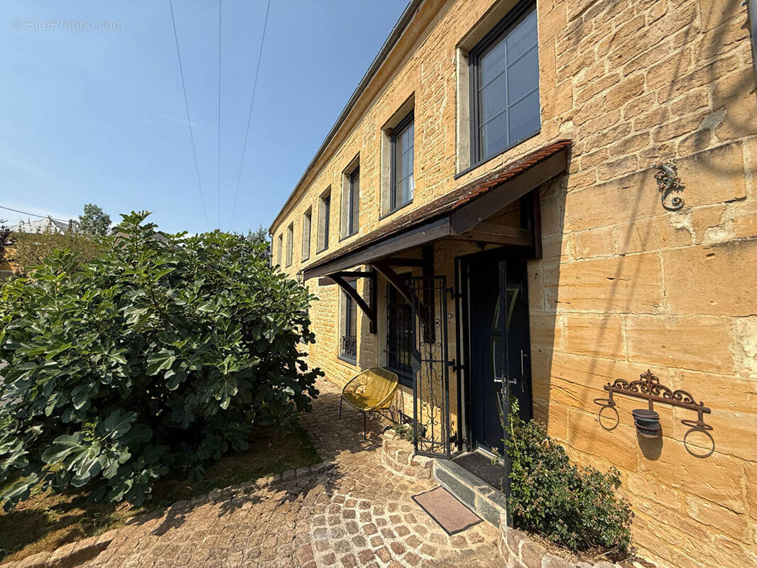 Maison à CHARLEVILLE-MEZIERES