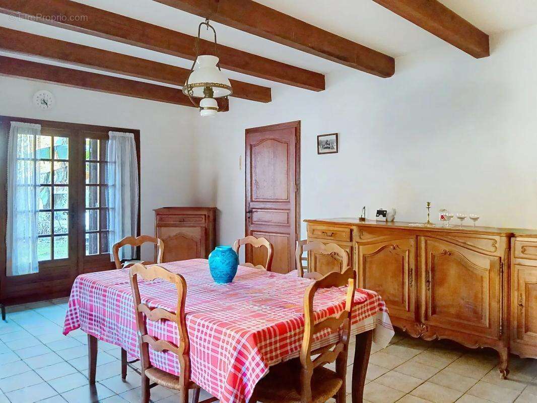 Maison à BARBEZIEUX-SAINT-HILAIRE