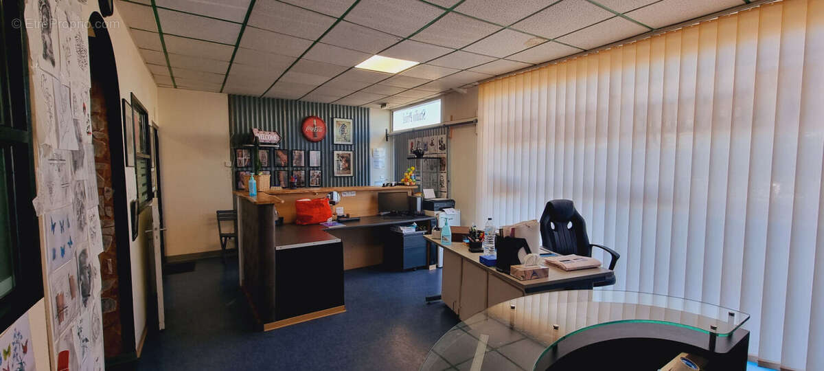 Commerce à CONFOLENS