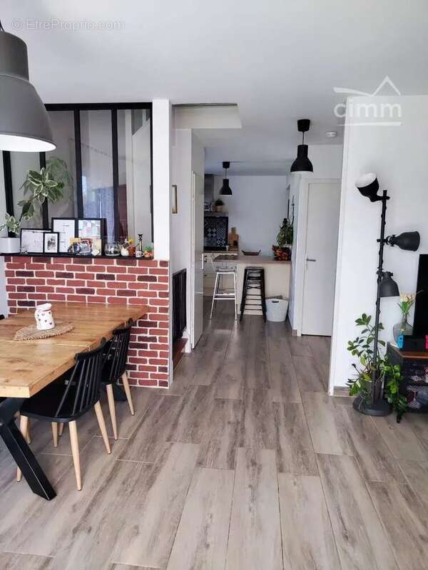 Appartement à GUILHERAND-GRANGES