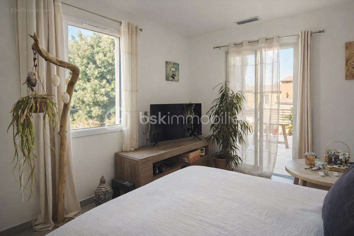 VISAN – Maison contemporaine de plain-pied avec piscine, prestations haut de gamme et environnement privilégié - photo 8
