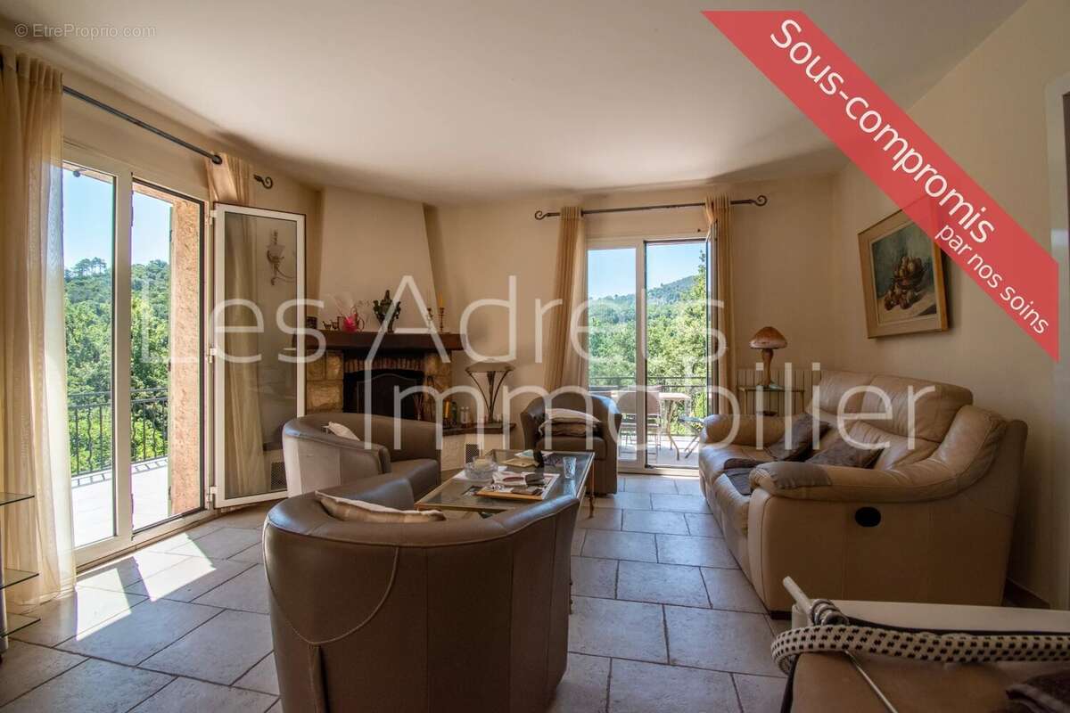 Maison à LES ADRETS-DE-L&#039;ESTEREL
