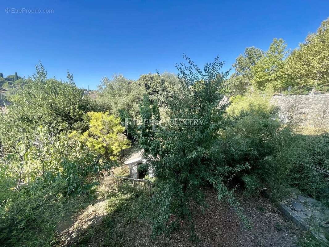 Appartement à LE ROURET