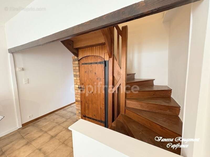 Maison à BRIENON-SUR-ARMANCON