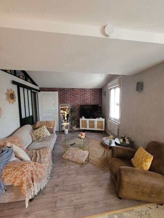 Appartement à SAINT-LEONARD-DE-NOBLAT