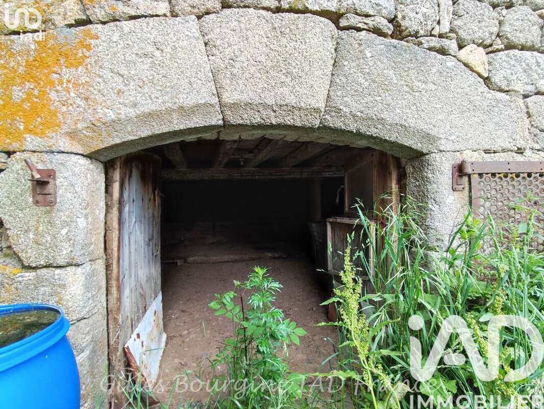 Maison 130 m² à Aumont-Aubrac  - photo 8