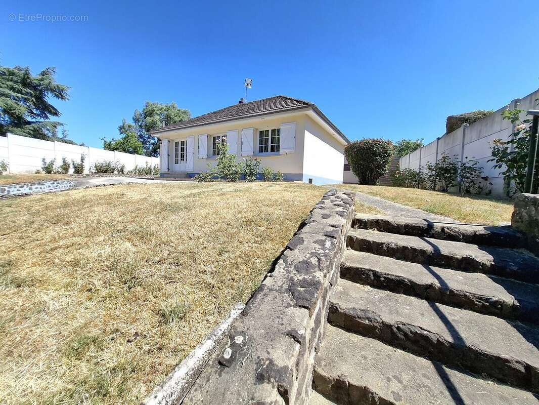 Maison à MARESCHE