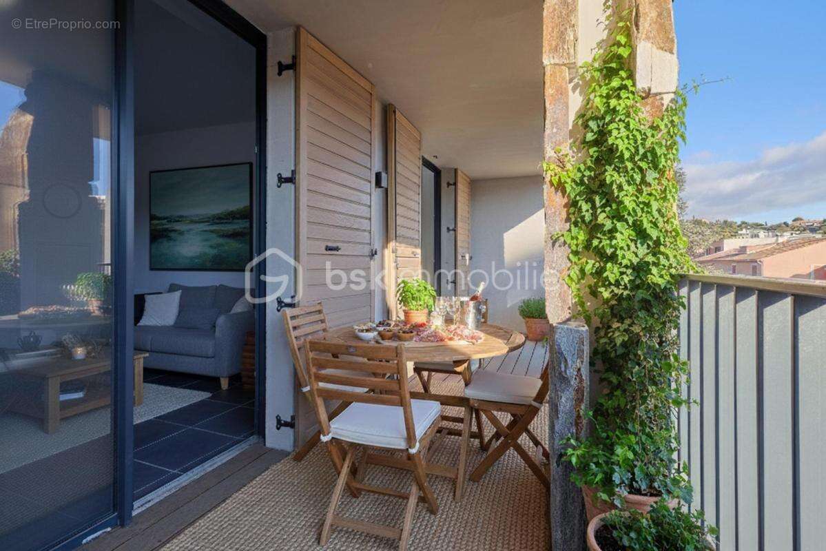 Appartement à BORMES-LES-MIMOSAS
