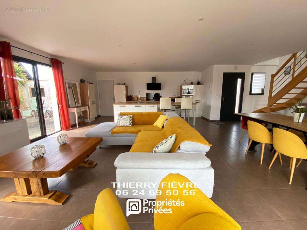A vendre  bourgueil 37140  maison familiale très récente clé en main  de  6 pièces 165 m2 sur un terrain clos - photo 3