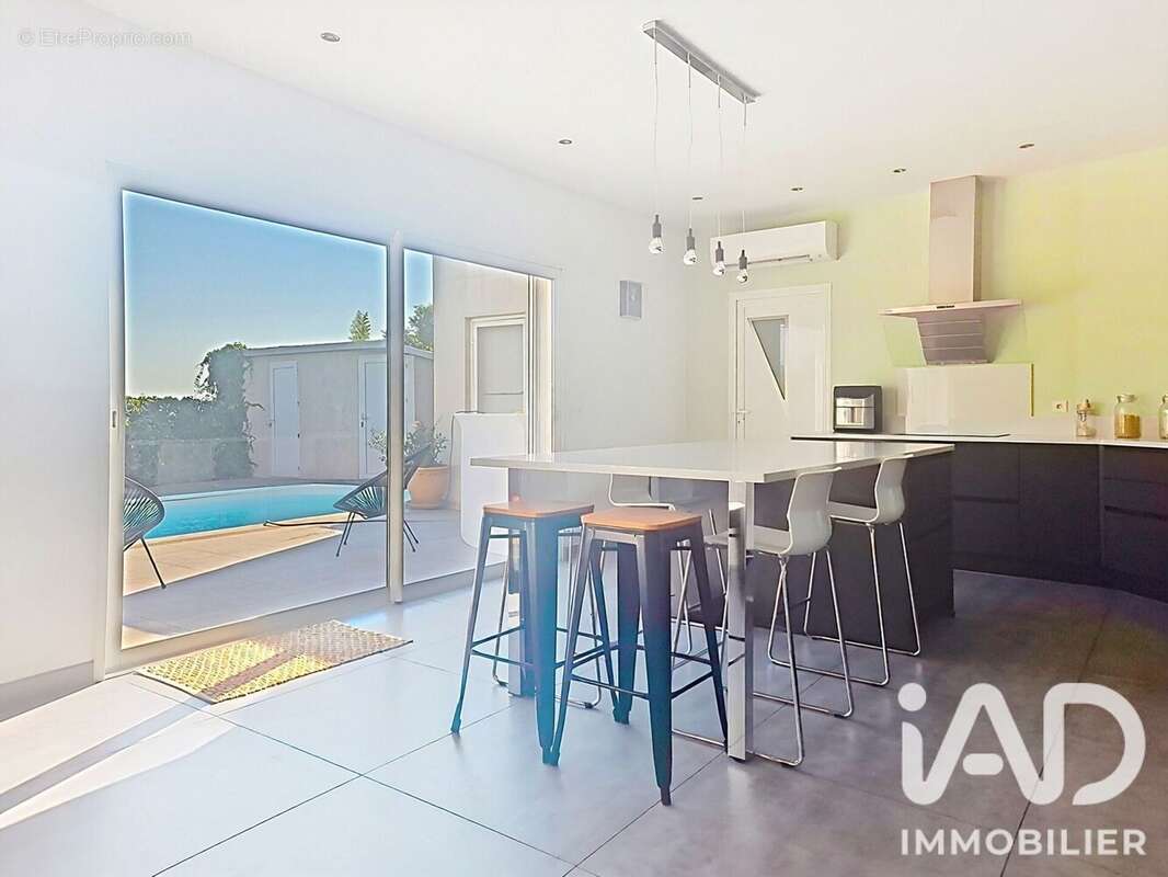 Maison 175 m² à Martigues  - photo 6