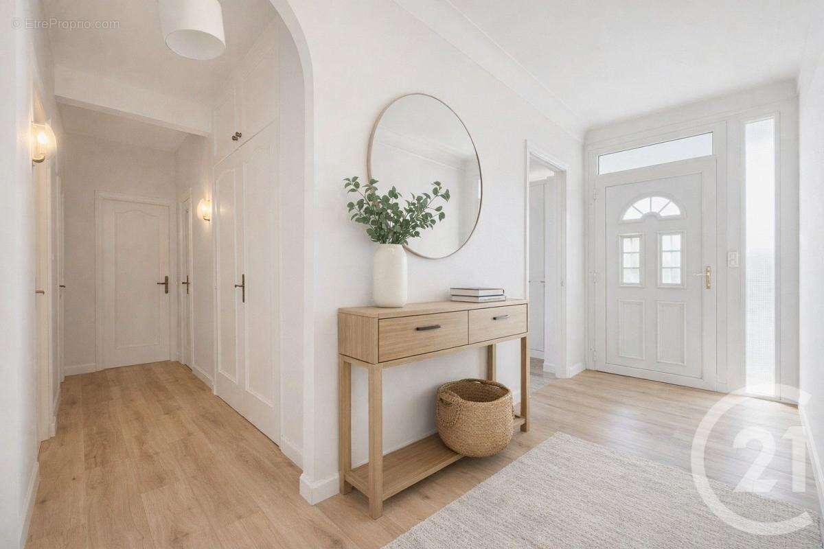 Maison 196 m² à Rilhac-Rancon  - photo 6
