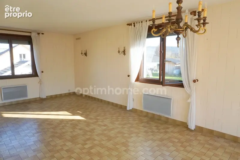 Maison de 155 m² à vendre en excellent état, 4 chambres, 6 pièces et spacieux garage - photo 5