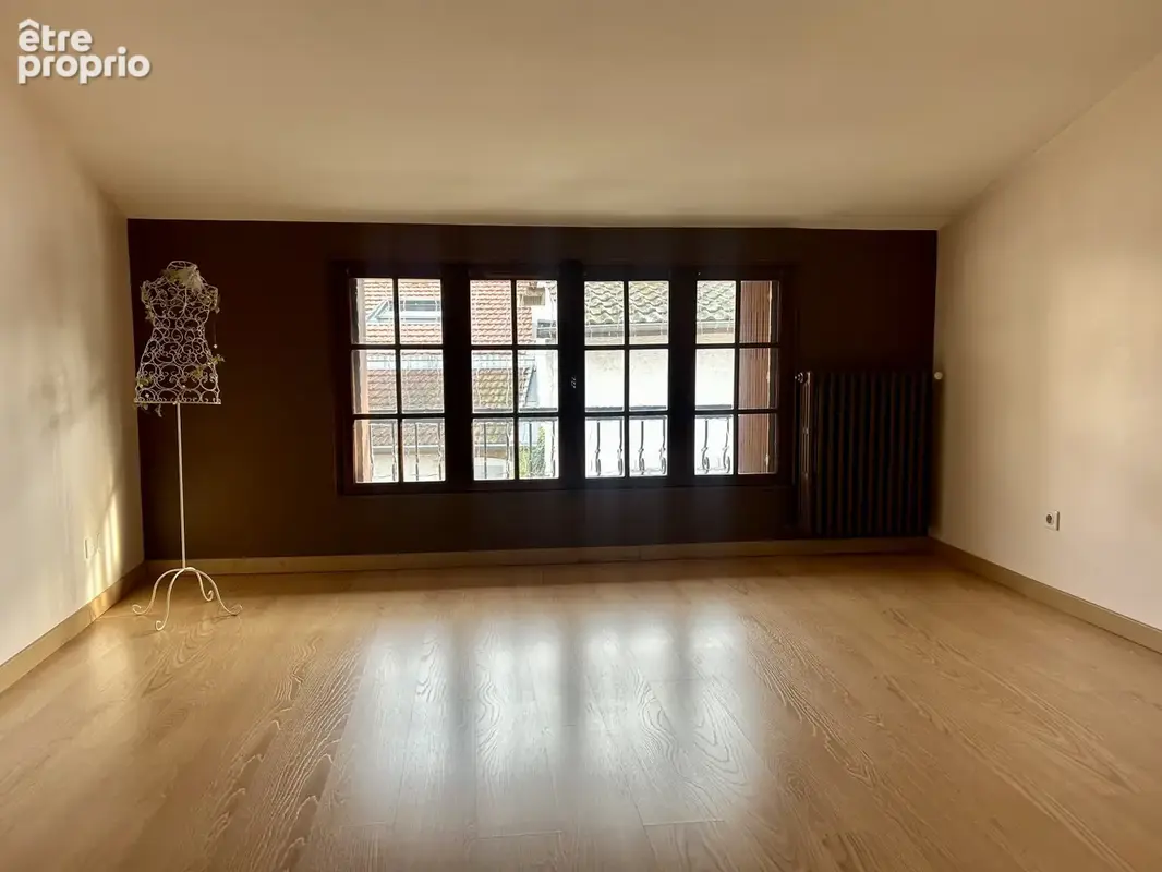 Maison familiale de caractère aux beaux volumes en plein cœur de mions - photo 12
