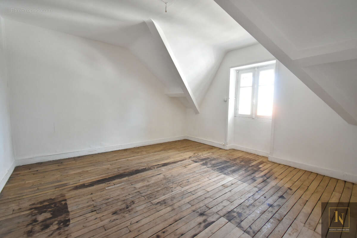 NANTES, Rond Point de Vannes, maison de caractère, 150m2, garage et sous-sol complet. - photo 6