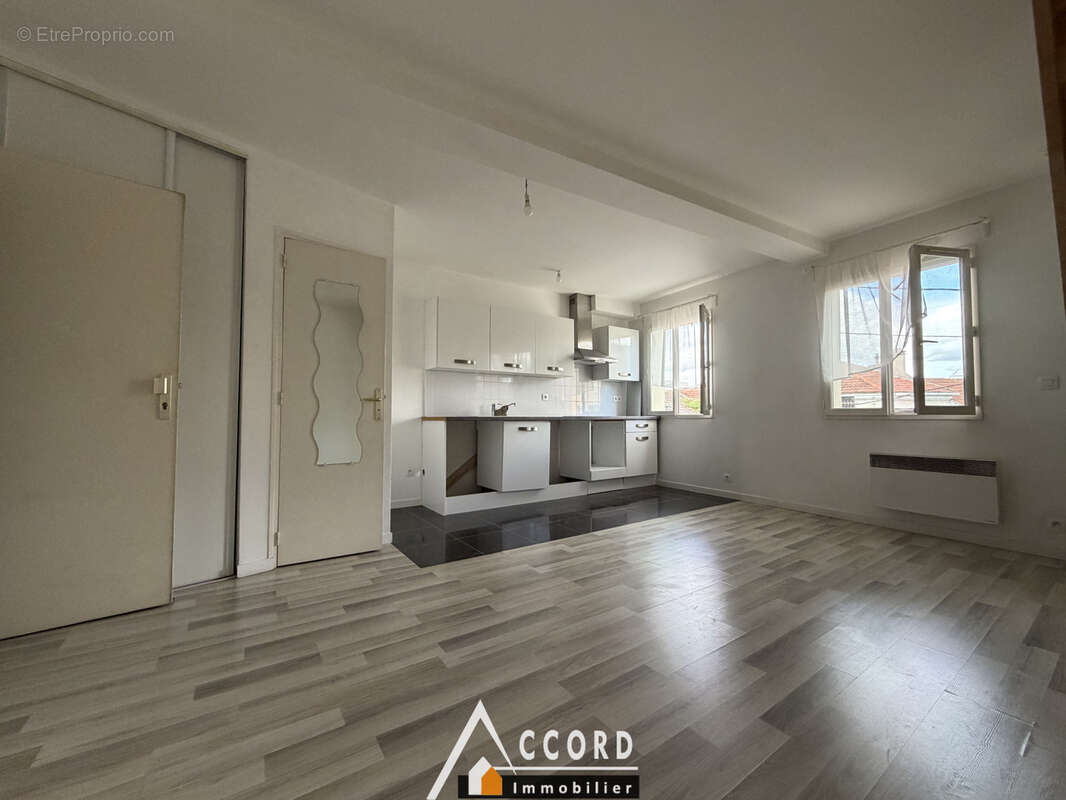 Appartement à SARTROUVILLE