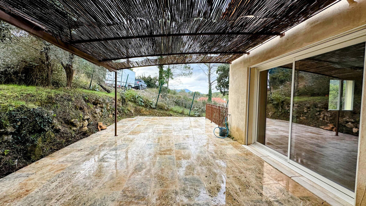 Maison à LA BOUILLADISSE