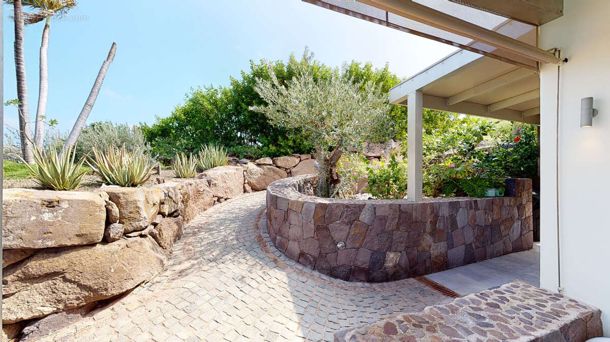 Maison à CAPESTERRE-BELLE-EAU