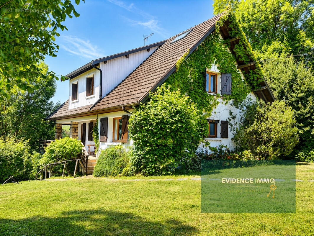 Maison à VIRIEU