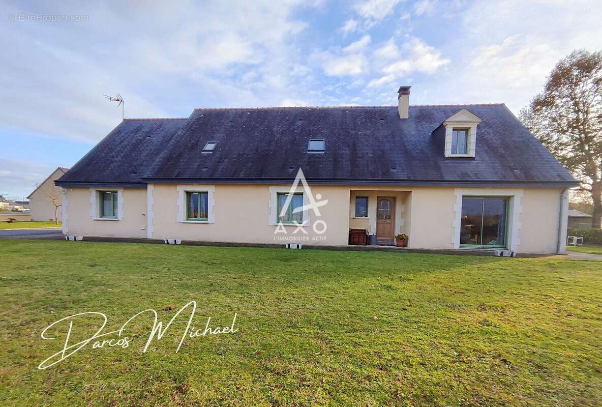 Maison à SAINT-PHILBERT-DU-PEUPLE