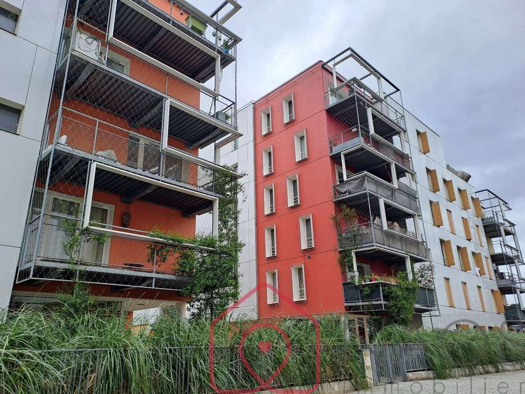 Appartement à VILLENEUVE-LA-GARENNE