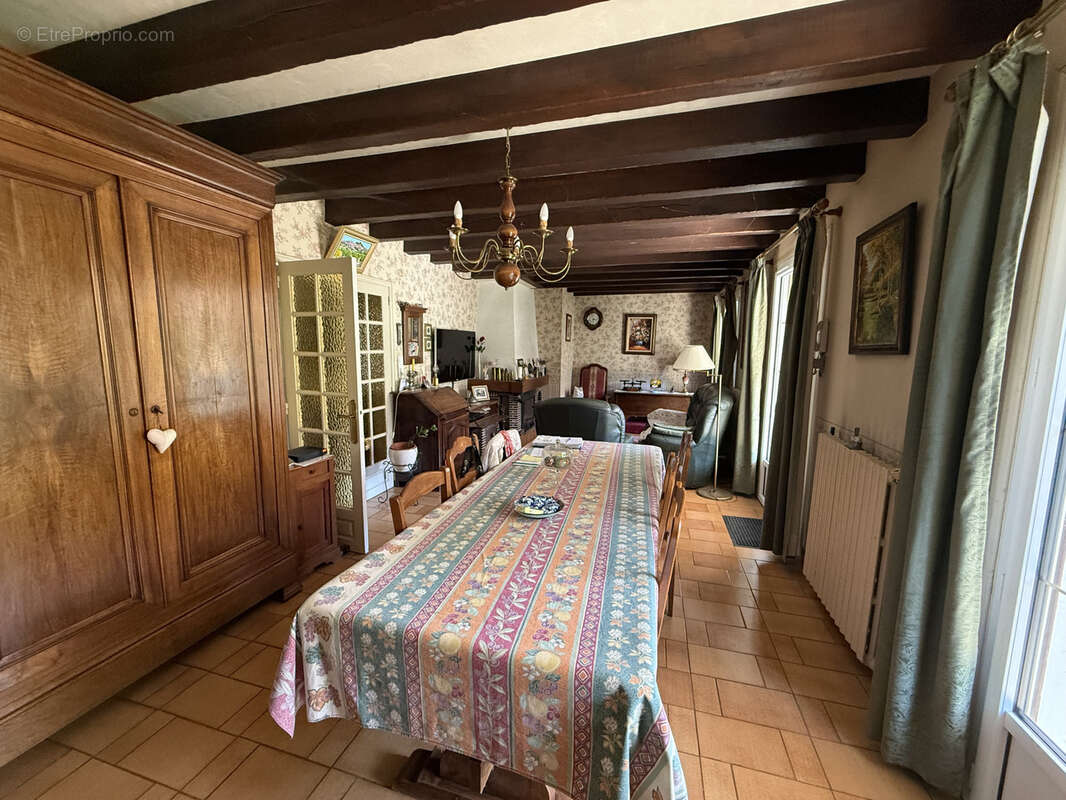 Maison à SAINT-SATUR