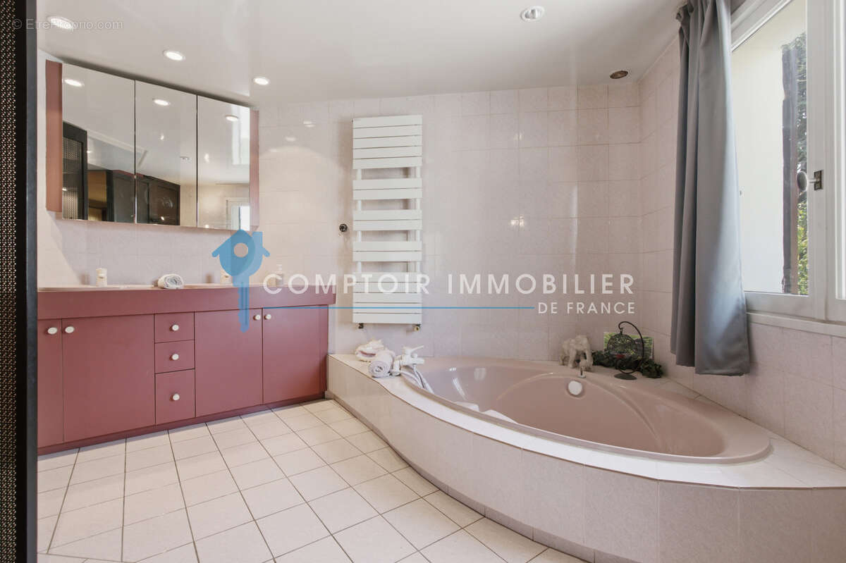 Maison Plain-pied de 2 logements avec Piscine - photo 11