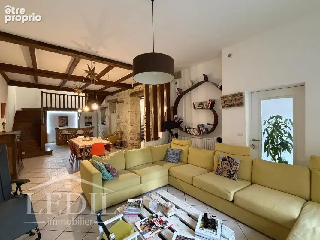 Maison de caractère en centre ville - photo 9
