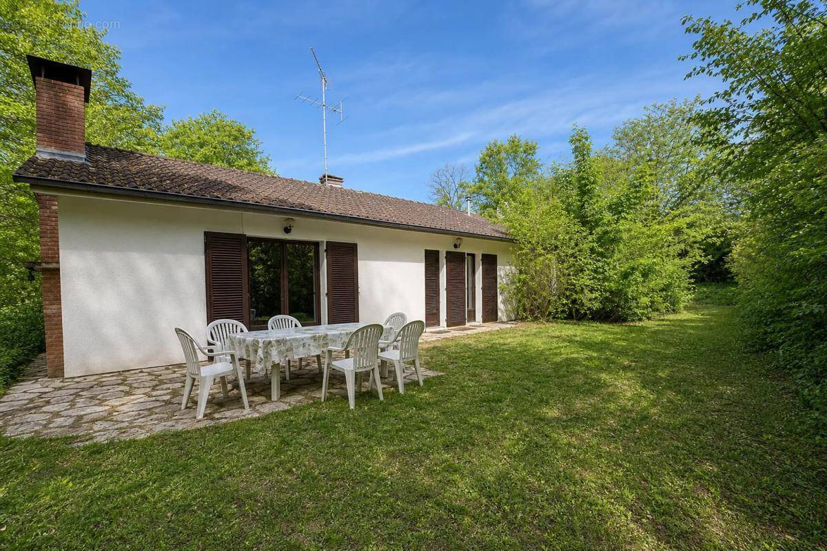 Maison à SAVIGNY-SUR-CLAIRIS