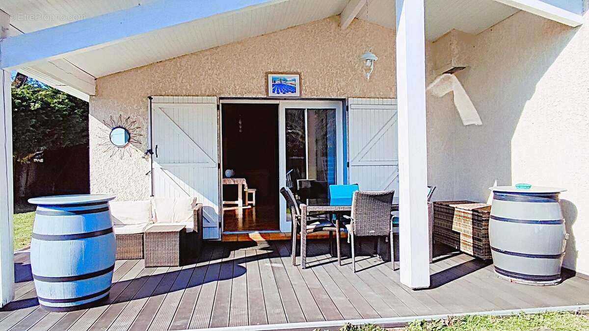 Maison à PAREMPUYRE