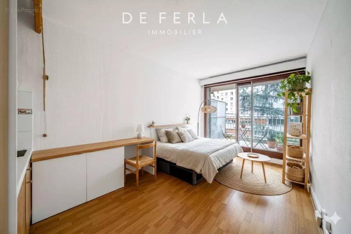 Appartement à PARIS-15E