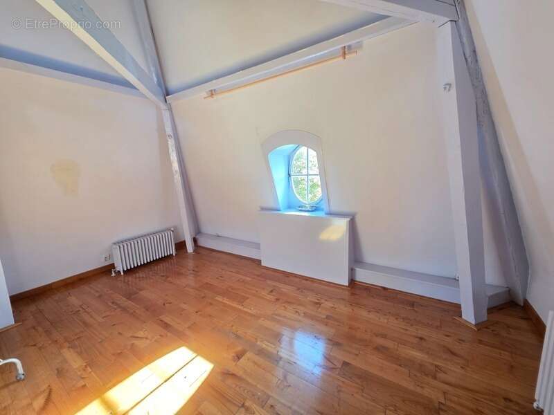 Maison à CHATEAUNEUF-LA-FORET