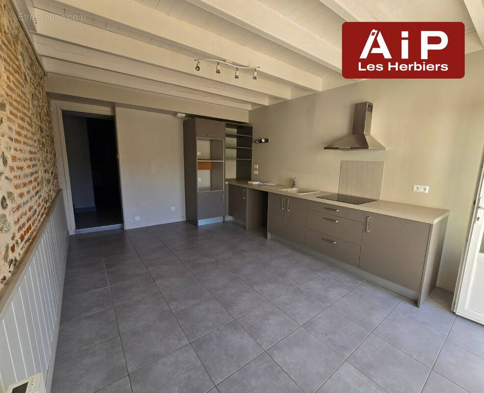 Ardelay   Maison de bourg 78 m2 - 3 chambres, garage et terrain - photo 2