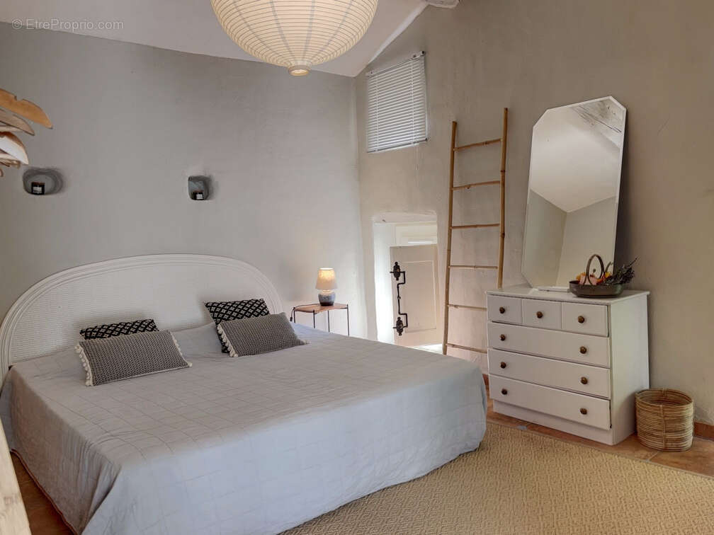 Maison à LA GARDE-FREINET