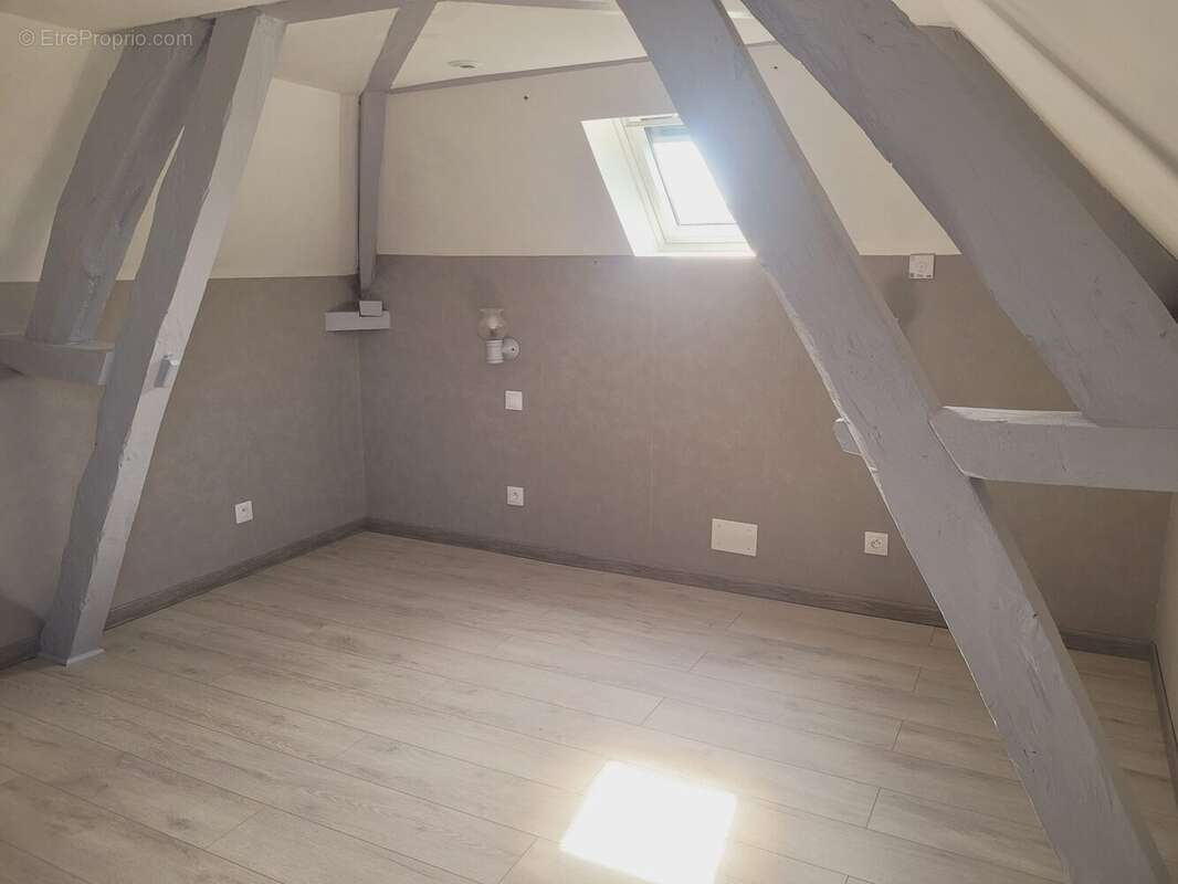 vends maison idéale pour une famille avec chambre et salle de bians privative à Geudebouville proche Louviers et A13 - Maison à HEUDEBOUVILLE