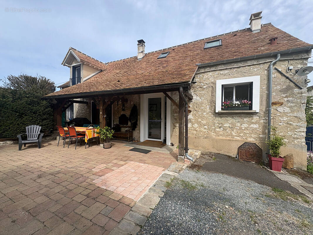 Maison à LE CHATELET-EN-BRIE