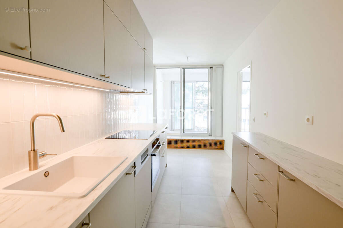 Appartement à PARIS-20E