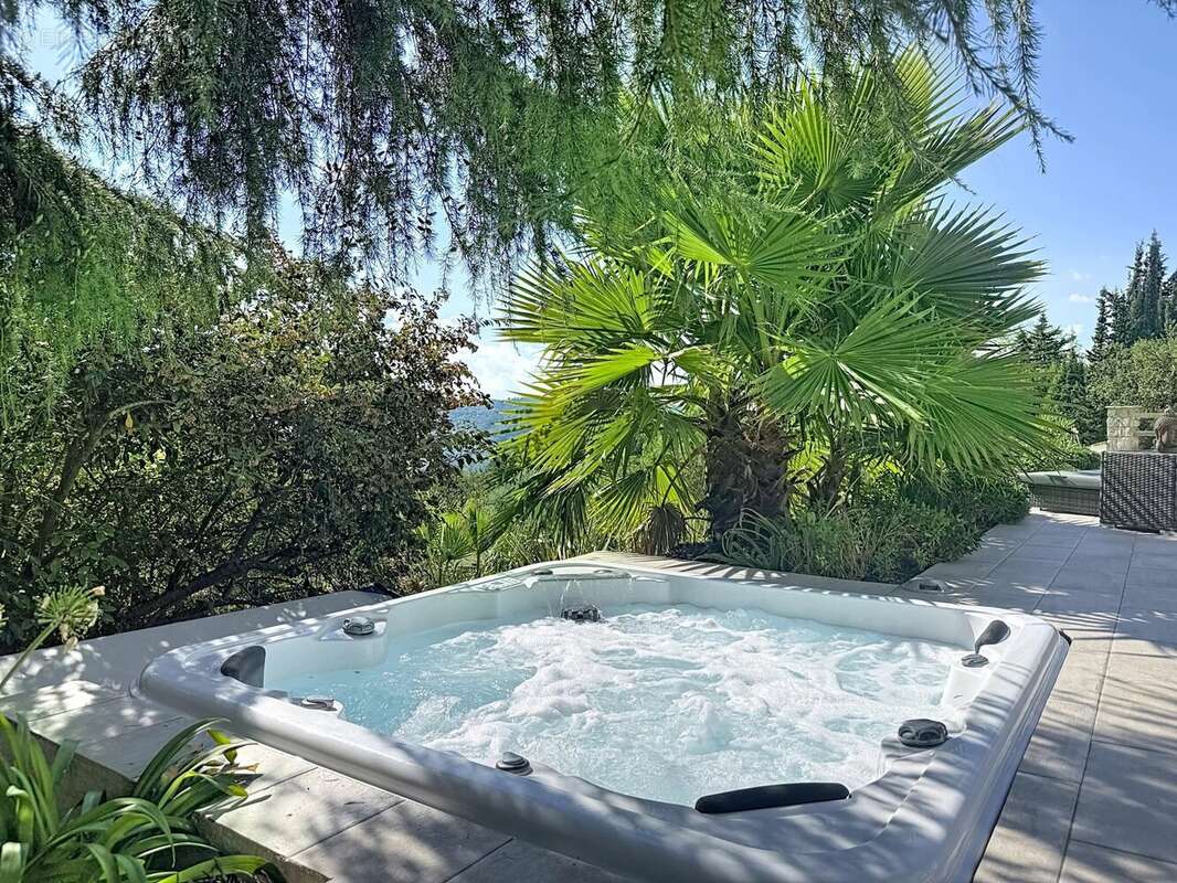 Maison à PEYMEINADE