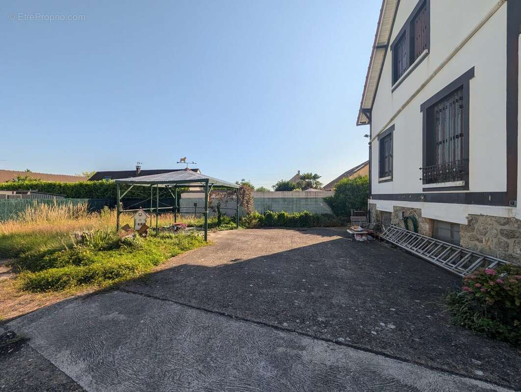 Maison à PLAISIR