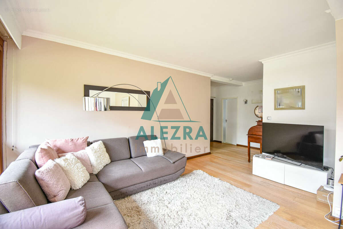 Appartement à LA CELLE-SAINT-CLOUD