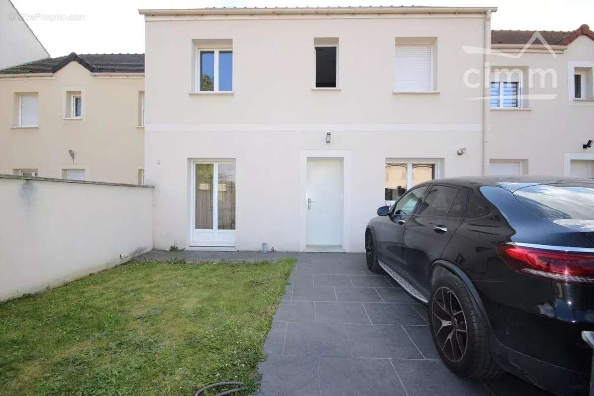 Maison à SAINT-OUEN-L'AUMONE