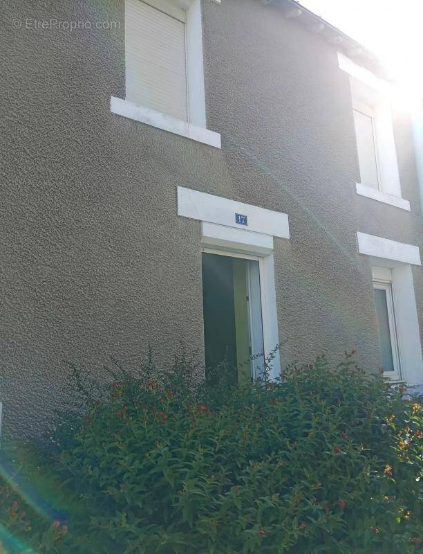 Maison à LA ROCHE-BLANCHE