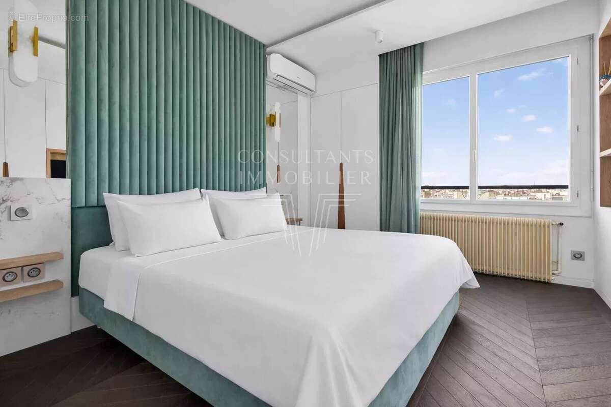 Appartement à NEUILLY-SUR-SEINE