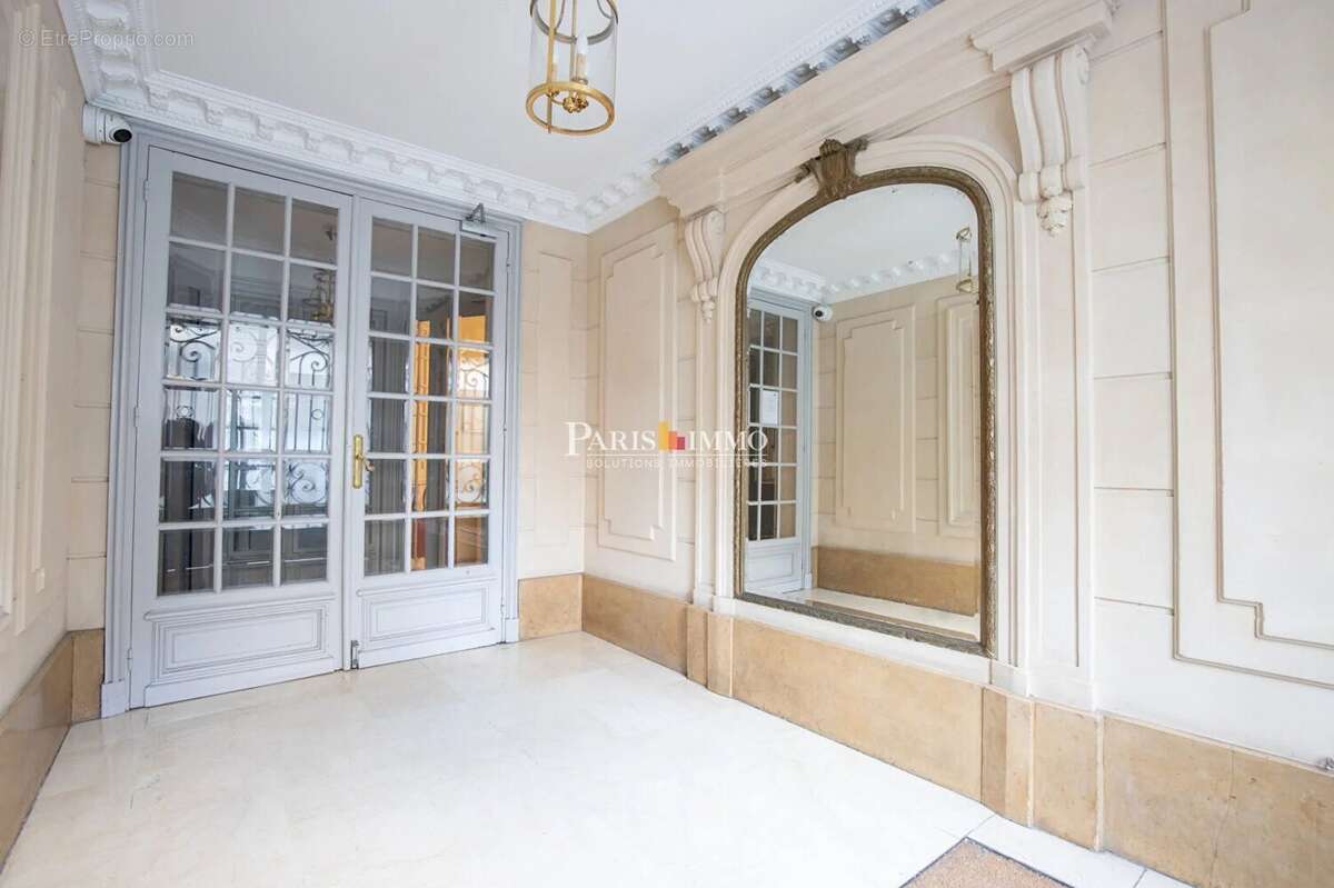 Appartement à PARIS-18E